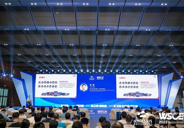 کینگ لانگ نوآوری های فنی را در کنفرانس بین المللی سیستم های شاسی برقی هوشمند معرفی کرد.