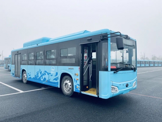 20 دستگاه اتوبوس انرژی جدید فیبر کربنی شاه در ژجیانگ شروع به کار کردند
