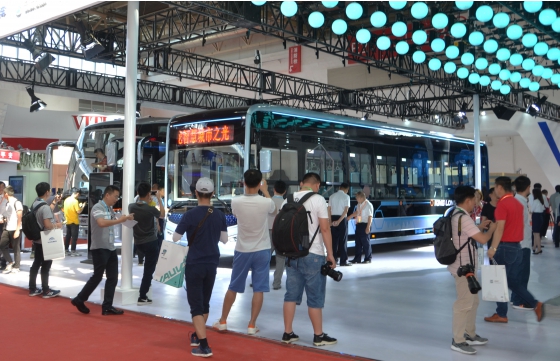 نمایشگاه بینu200cالمللی پکن 2019 در اتوبوسu200cها, کامیونu200cها و قطعات, اتوبوسu200cهای کینگ لانگ نسل جدید ترانسفورماتور عمومی شبکه هوشمند 5G را آغاز کرده است.
