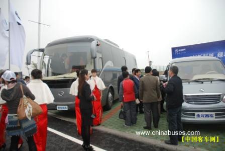 نمایش اتوبوس لوکس کینگ لانگ در جشنواره گردشگری